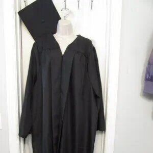 Cap and Gown 5'4" to 5'6" unisex Jostens